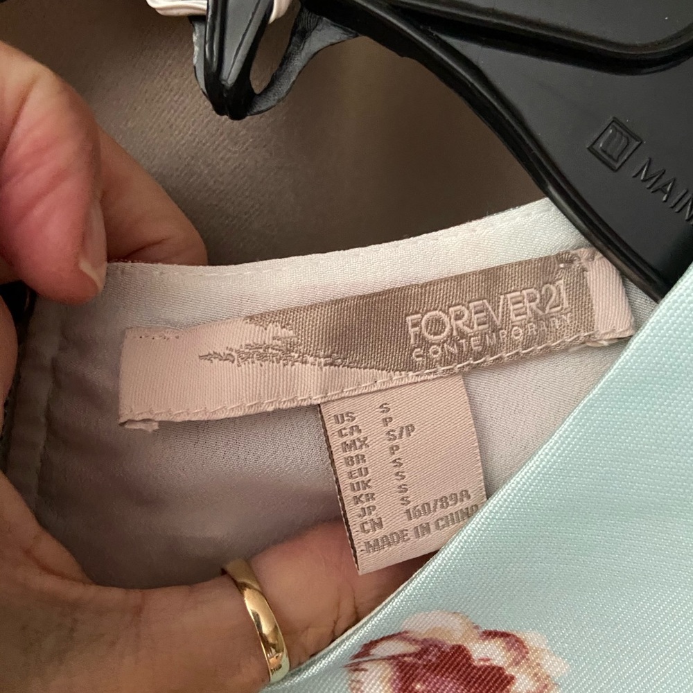 Forever 21 adorable two piece shirt and halter top - Picture 5 of 5